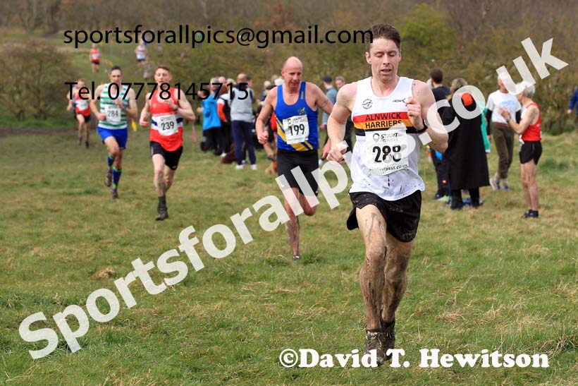Men 35 to 60 in the 2023 BMAF Cross Country Champs., Wallsend. Photo: David T. Hewitson/Sports for All Pics